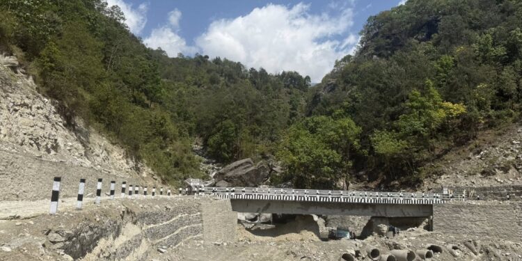भुवाखोलामा बन्यो महाकुलुङकै पहिलो मोटरेवल पुल 