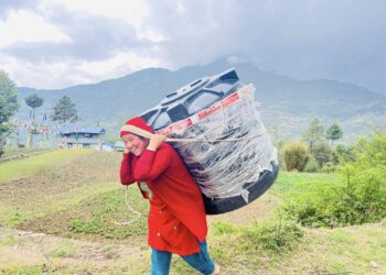 तरकारी पकेट कार्यक्रमअन्तर्गत किसानलाई कृषि सामाग्री