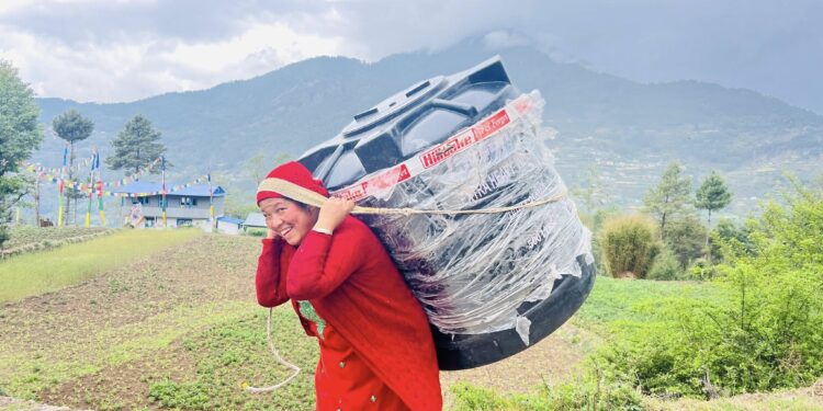 तरकारी पकेट कार्यक्रमअन्तर्गत किसानलाई कृषि सामाग्री