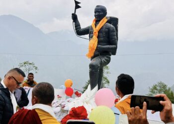 स्व. दमाई सर्की शेर्पाको सम्झनामा निर्मित शालिक अनावरण तथा सातौं पुण्यतिथिमा श्रद्धाञ्जली कार्यक्रम