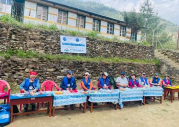 शेर्पा संघको पहलमा छात्रवृत्तिले बेनीका विद्यार्थी उत्साहित