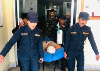 सोलुखुम्बुबाट सुत्केरी महिला र नवजात शिशुको हेलीकप्टरमार्फत उद्धार