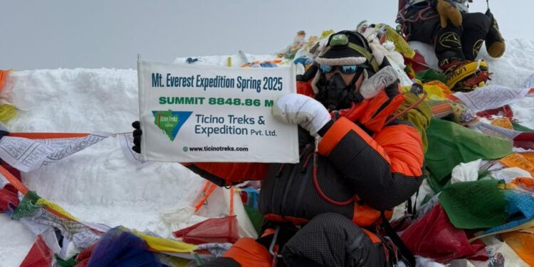 याङडी लामा शेर्पा बनिन् सगरमाथा चढ्ने पहिलो एथलेटिक्स महिला