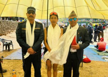 तेन्जिङ हिलारी एभरेष्ट म्याराथनको महिला तर्फको उपाधी प्रहरी जवान शेर्पालाई