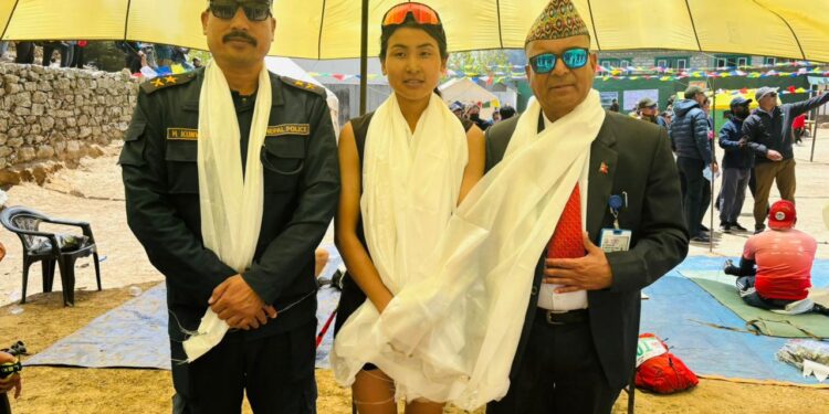 तेन्जिङ हिलारी एभरेष्ट म्याराथनको महिला तर्फको उपाधी प्रहरी जवान शेर्पालाई