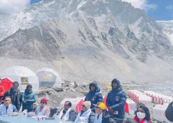 काँग्रेस महामन्त्रि शर्माले सगरमाथा आधारशिविरमै गराए मन्त्रि र आरोही भेला