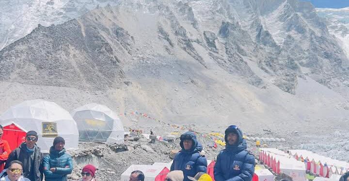 काँग्रेस महामन्त्रि शर्माले सगरमाथा आधारशिविरमै गराए मन्त्रि र आरोही भेला