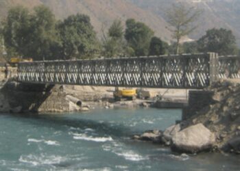 फोक्सिङटारको सुनकोसी नदीमा जडान गरिएको बेलिब्रिज हटाइयो, आवागमनमा