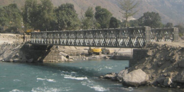 फोक्सिङटारको सुनकोसी नदीमा जडान गरिएको बेलिब्रिज हटाइयो, आवागमनमा