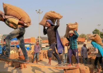 आज १३६औं अन्तर्राष्ट्रिय श्रमिक दिवस : कहिले सुध्रिएला श्रमिकको अवस्था ?