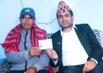 खोटाङमा ३६ वर्षको उमेरमा बाबुआमा टुङ्गो नभएका थापालाई नागरिकता प्रदान