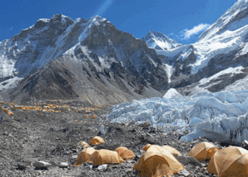 प्रतिकूल मौसमका कारण सगरमाथा आरोहण प्रभावित