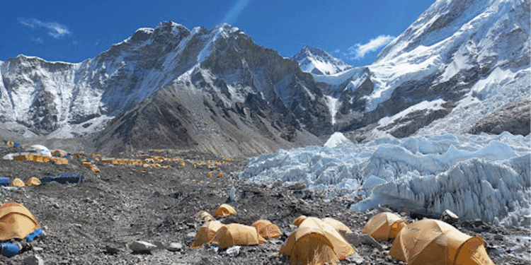 प्रतिकूल मौसमका कारण सगरमाथा आरोहण प्रभावित