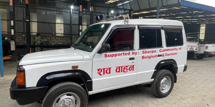 शेर्पा समाज वेल्जियम र जर्मनको विषेश आर्थिक सहयोमा खिजीदेम्बालाई शव वाहन