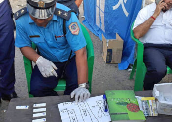 उदयपुरका दुई चालक लागुऔषध सेवन गरेर सवारी चलाएको आरोपमा पक्राउ