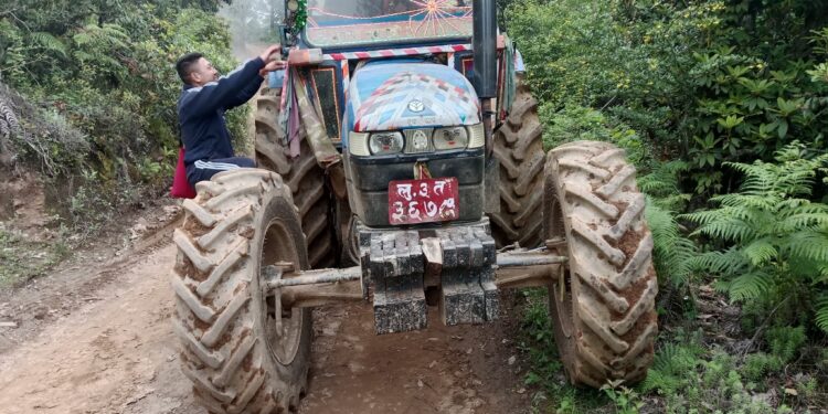 सोलुदुधकुण्डमा १० चक्के सवारीसाधन सञ्चालनमा रोक