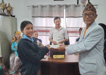 लिम्चुङ्बुङ ५ जाँतेमा १६ बालबालिकालाई असल मित्र नेपालद्वारा छात्रवृत्ति हस्तान्तरण