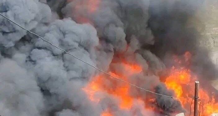 बाजुराको बाम्का बजारमा भीषण आगलागी, दर्जनभन्दा बढी पसल जले