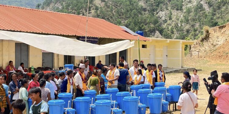 च्यास्मिटारमा ‘बायो स्याण्ड फिल्टर’ वितरण, अब २६ घरमा स्वच्छ पानी उपभोग