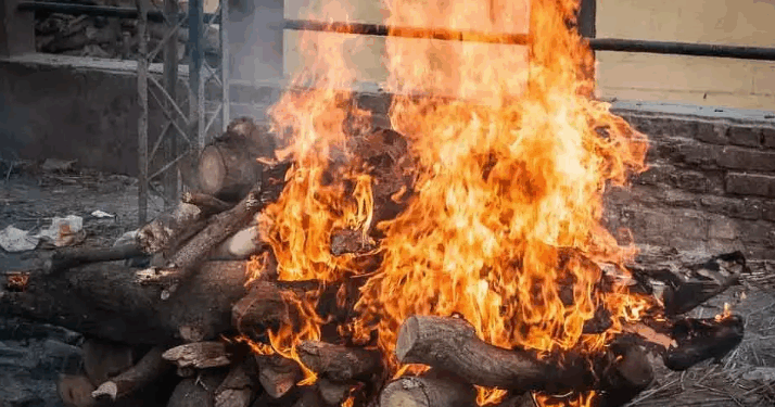 ओखलढुंगामा एक वृद्धको लडेर मृत्यु