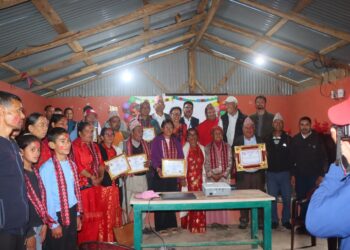 लिखुपिके गाउँपालिकाले ग¥यो उत्कृष्ठ कृषक, कर्मचारी तथा महिला स्वास्थ्य स्वयंसेवीका सम्मानित 