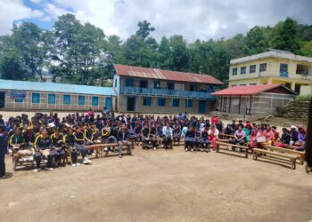 विद्यार्थीद्वारा निर्माण गरिएको ड्रोन उडाउँदै जनजागृति माविमा विज्ञान प्रदर्शनी