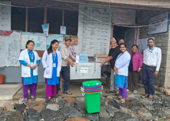 महाकुलुङ गाउँपालिकाका ६ स्वास्थ्य संस्थालाई औषधि तथा उपकरण हस्तान्तरण