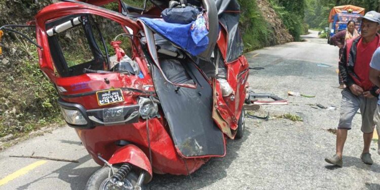 सोलुमा टेम्पो दुर्घटना २८ वर्षिय लाक्पाको मृत्यू, ३ घाईते