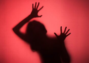 ओखलढुंगामा जबर्जस्ती करणी गरेको आराेपमा युवक पक्राउ