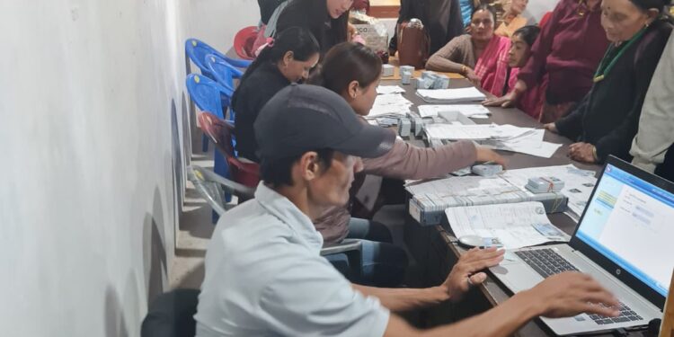 सोलुदुधकुण्ड–११ मा २६० नागरिकलाई राष्ट्रिय परिचयपत्र वितरण