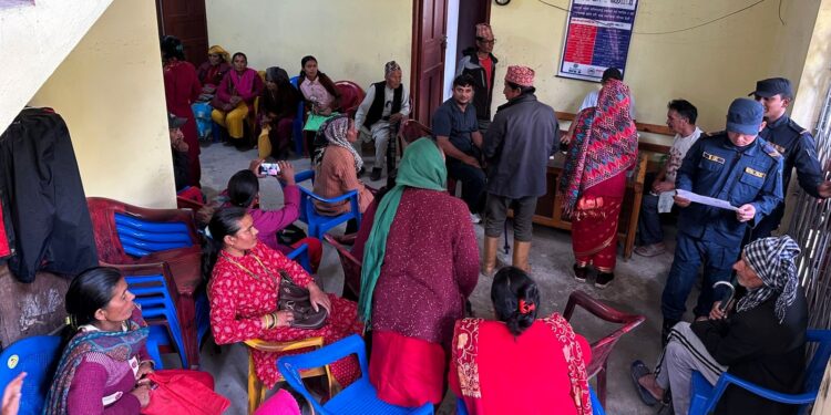 तिङ्लाका १ हजार बढी नागरिकलाई राष्ट्रिय परिचयपत्र वितरण 