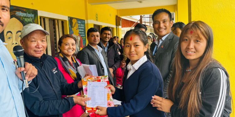 जनजागृति माविले प्रथम त्रैमासिक परीक्षाको नतिजा सार्वजनिक गर्दै उत्कृष्ट विद्यार्थीलाई पुरस्कृत गर्यो