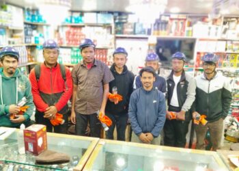 वर्षा इलेक्ट्राेनिक्स सल्लेरीले वितरण ग¥यो विद्युतिय सुरक्षाका सामाग्री