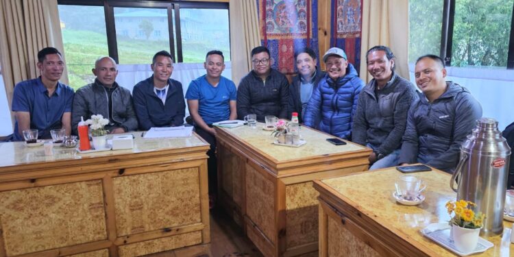  खुम्बु पासाङल्हामु गाउँपालिका स्तरीय निर्माण व्यवसायी सङ्घको अध्यक्षमा विजय तामाङ चयन 