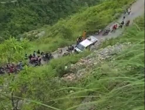 खोटाङ गाडी दुर्घटनाः एकको ज्यान गयो, १६ घाइते