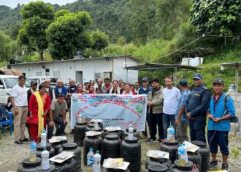 तिङ्लामा हाइड्रोपावर प्रभावितलाई च्याउ खेती तालिम तथा सामाग्री वितरण