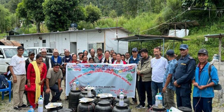 तिङ्लामा हाइड्रोपावर प्रभावितलाई च्याउ खेती तालिम तथा सामाग्री वितरण
