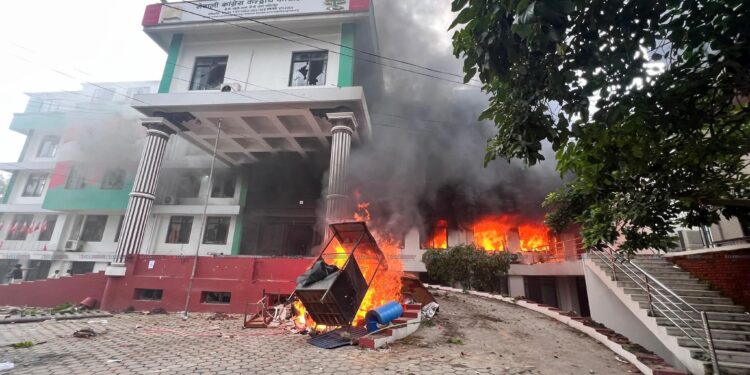 कांग्रेस कार्यालय साानेपामा आगजनी