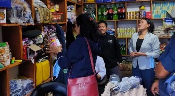 नेचासल्यानका बजार अनुगमन, हजारौँका सामाग्री म्याद सकिएका भेटीए