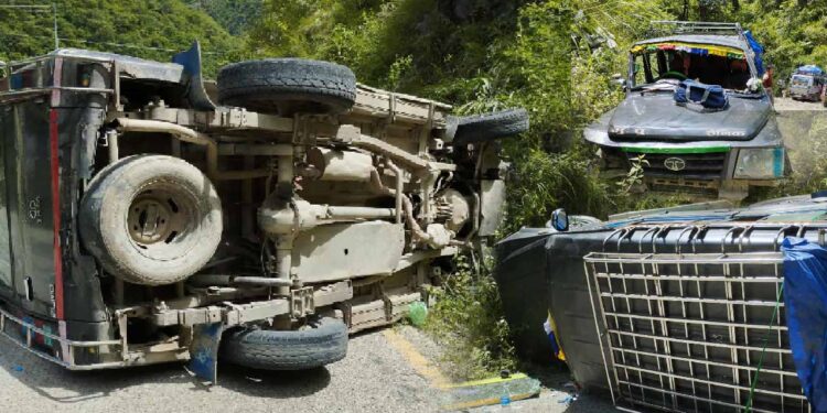 काठमाण्डौबाट सोलु आउँदै गरेको सुमो दुर्घटना, ओखलढुङ्गाका २ सहित अन्य २ घाइते 