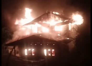 थुलुङ दुधकोशी–७ मा भीषण आगलागी हुँदा करिब २० लाख रुपैयाँको क्षति