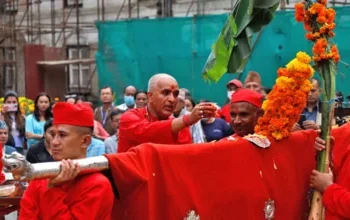 आज घर घरमा फूलपाती भित्र्याइँदै
