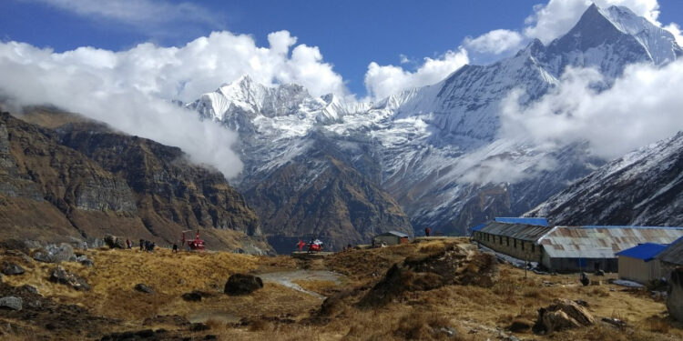 अन्नपूर्ण आधारशिविरमा १३ पर्यटक सम्पर्कविहीन, खोजी कार्य तीव्र