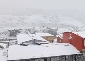 यसपाली सोलुका हिमालमा असोजमै हिमपात