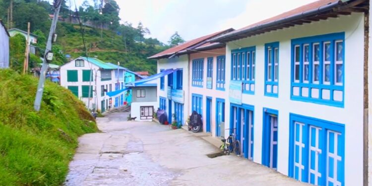 दसैँले गाउँघरमा चहलपहल, सल्लेरी बजार सुनसान