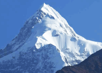 दूधकुण्डकाे सिर नुम्बुर हिमाल आरोहण खुलेसँगै आरोहण टोली पुग्यो बेसक्याम्प 