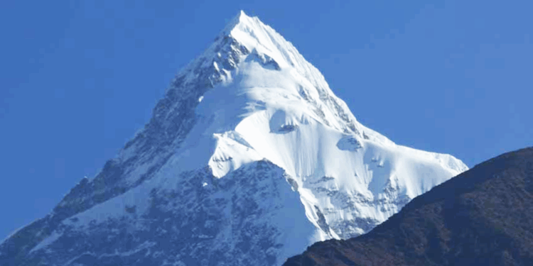 दूधकुण्डकाे सिर नुम्बुर हिमाल आरोहण खुलेसँगै आरोहण टोली पुग्यो बेसक्याम्प 