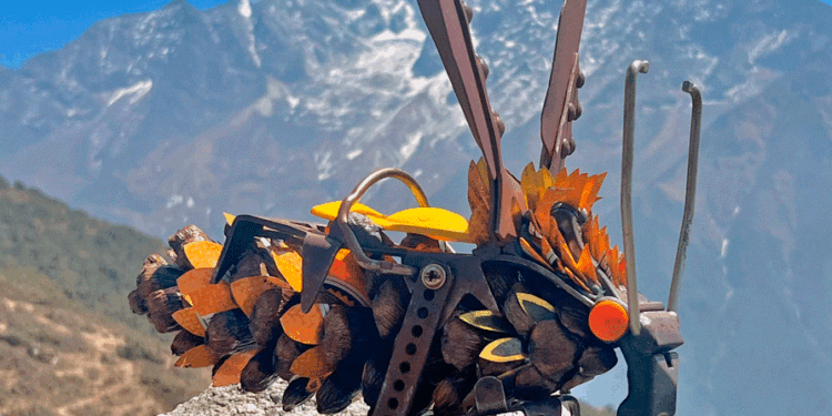 सगरमाथाको फोहोर कोसेली बन्दै, १० हजार केजी फोहोर कलामा परिणत 