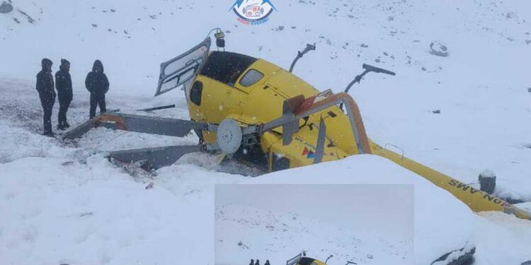 सोलुखुम्बुको लोबुचेमा हेलिकप्टर दुर्घटना, पाईलट सकुशल, मानवीय क्षति भएन