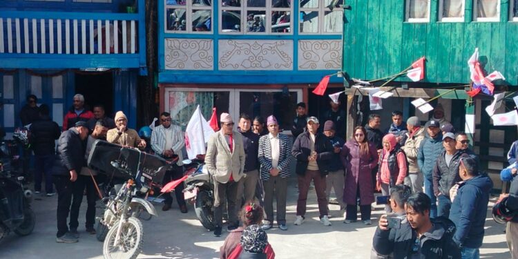 प्रतिगामी षड्यन्त्रविरुद्ध जनपरिचालन : सोलुखुम्बुमा एमालेद्वारा मोटरसाइकल र्‍याली